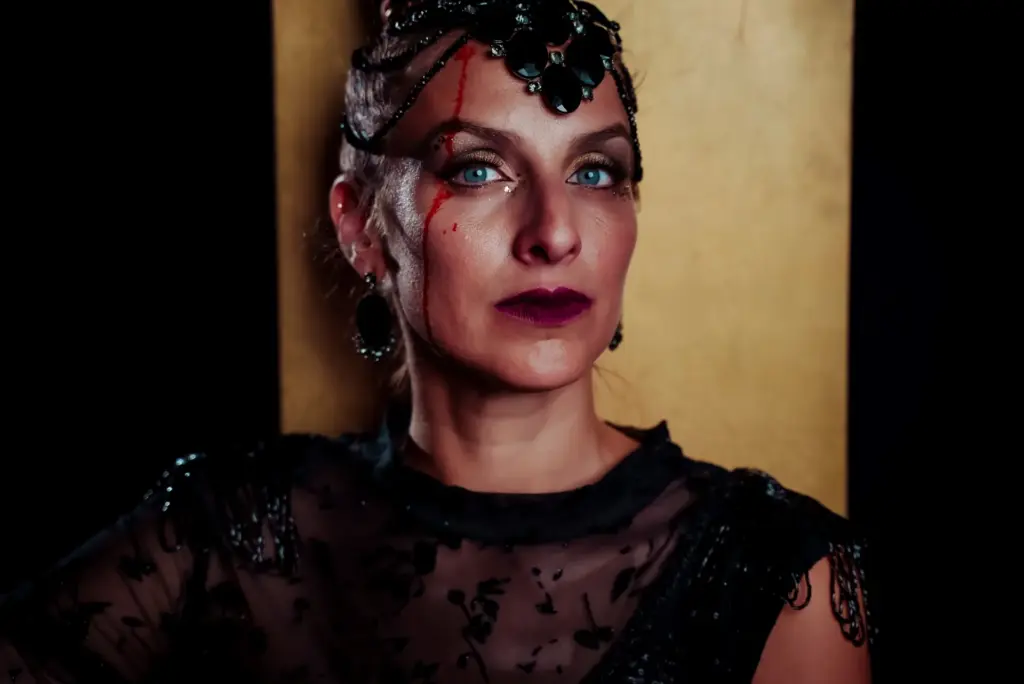 Lady_Macbeth_17_r